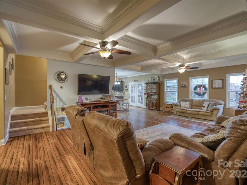 7838 Oren Stephens Road, Hickory, NC 28602.  MLS# CAR4208247, YatesRealty ID 3561. Family room