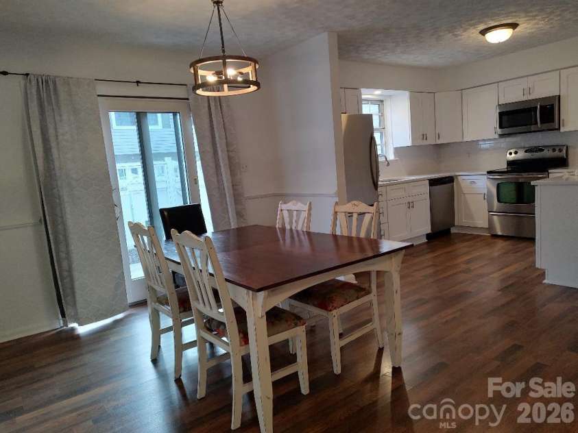 8510 Castle Pine Court, Charlotte, NC 28226.  MLS# CAR4333747, YatesRealty ID 3561. 