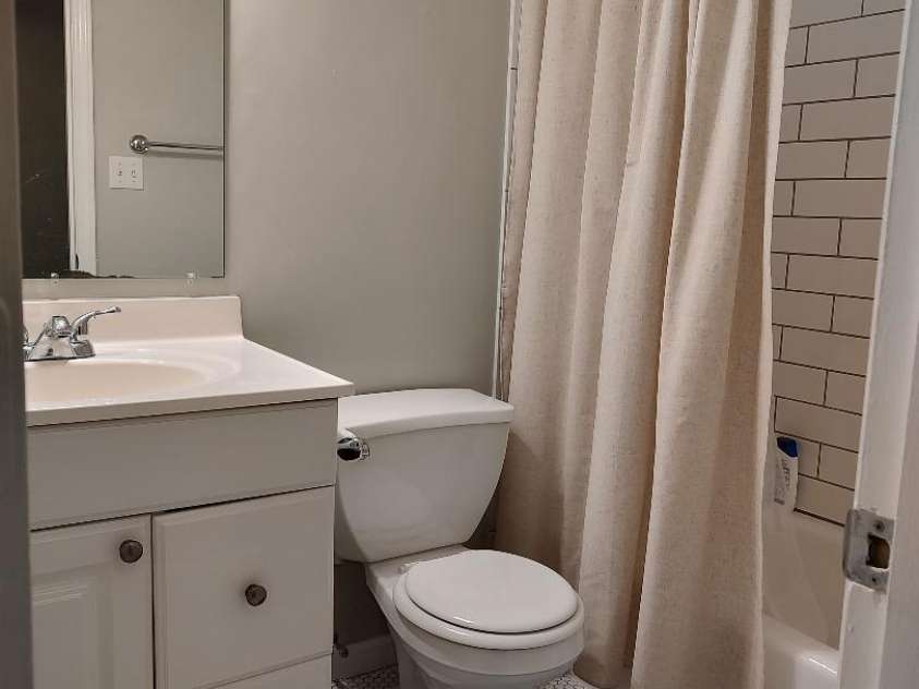 8510 Castle Pine Court, Charlotte, NC 28226.  MLS# CAR4333747, YatesRealty ID 3561. 