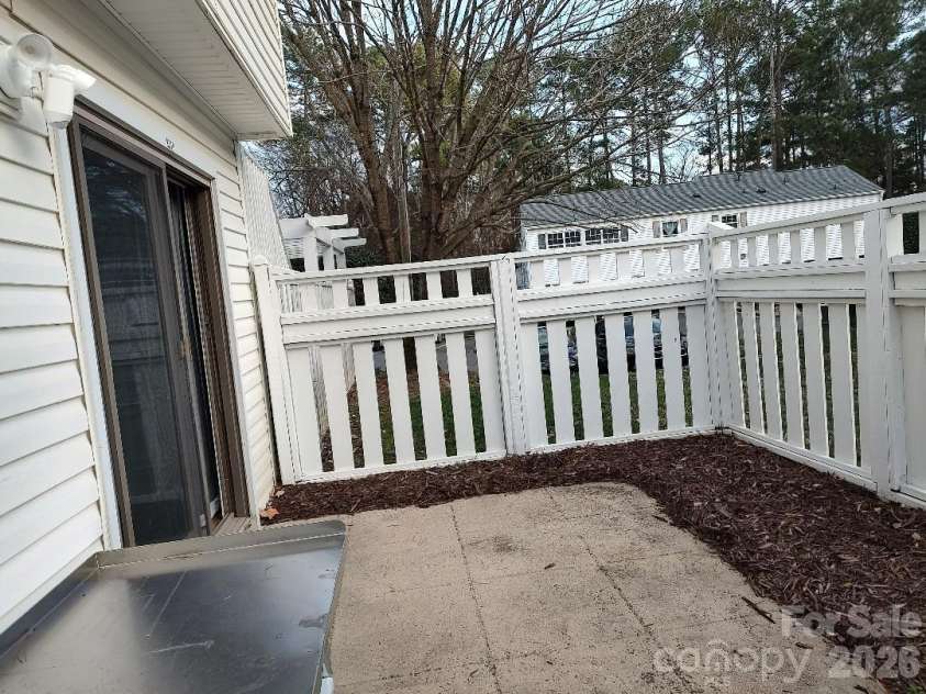 8510 Castle Pine Court, Charlotte, NC 28226.  MLS# CAR4333747, YatesRealty ID 3561. 