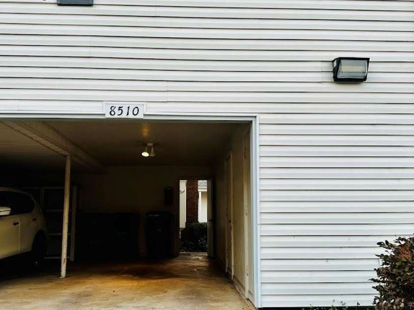 8510 Castle Pine Court, Charlotte, NC 28226.  MLS# CAR4333747, YatesRealty ID 3561. 