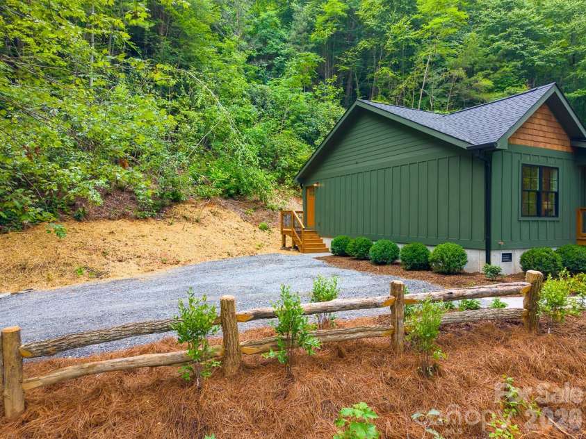 264 Westridge Road, Sylva, NC 28779.  MLS# CAR4401909, YatesRealty ID 35612. 