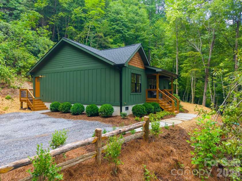 264 Westridge Road, Sylva, NC 28779.  MLS# CAR4401909, YatesRealty ID 35612. 