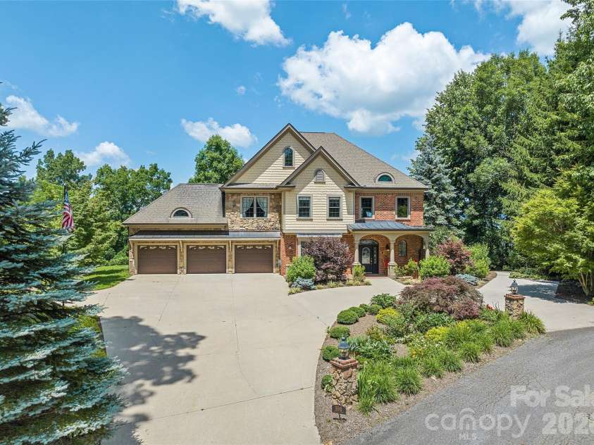 106 Coyote Ridge, Maggie Valley, NC 28751.  MLS# CAR4401502, YatesRealty ID 35614. 