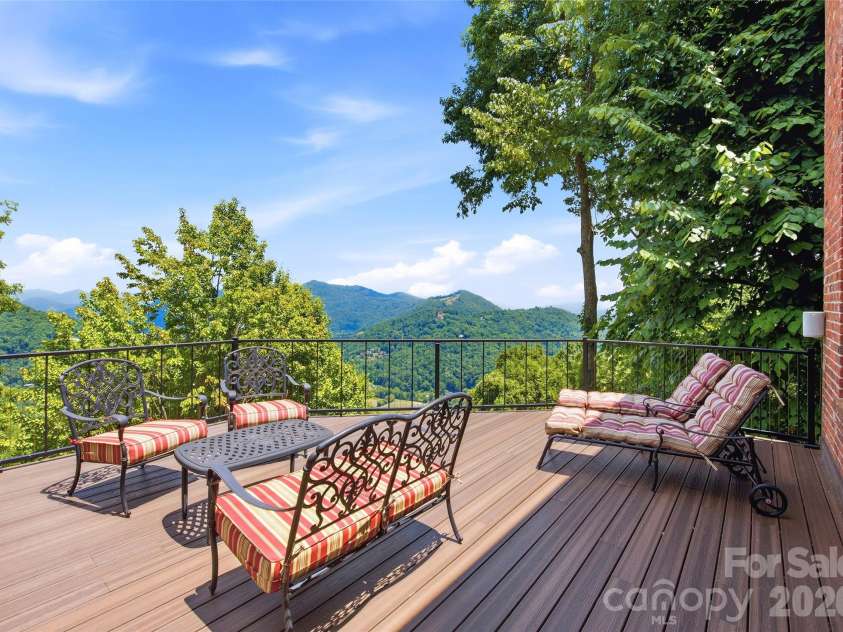 106 Coyote Ridge, Maggie Valley, NC 28751.  MLS# CAR4401502, YatesRealty ID 35614. 