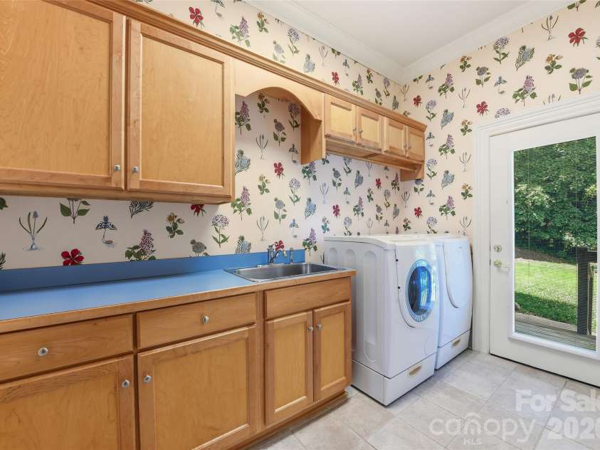 106 Coyote Ridge, Maggie Valley, NC 28751.  MLS# CAR4401502, YatesRealty ID 35614. 