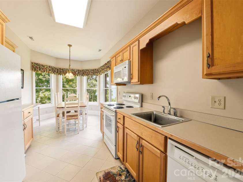 106 Coyote Ridge, Maggie Valley, NC 28751.  MLS# CAR4401502, YatesRealty ID 35614. 