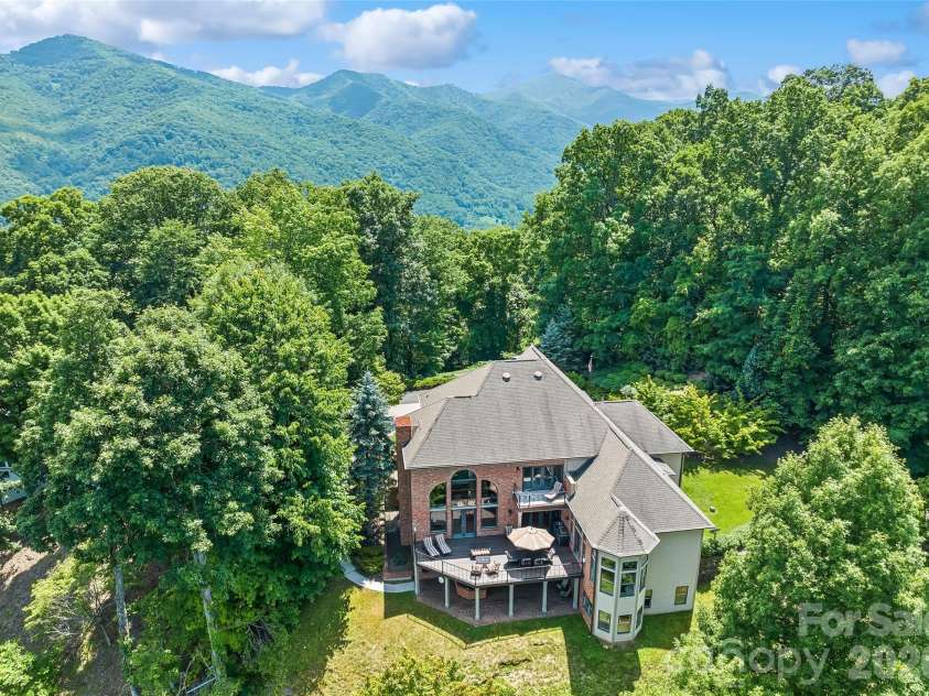 106 Coyote Ridge, Maggie Valley, NC 28751.  MLS# CAR4401502, YatesRealty ID 35614. 