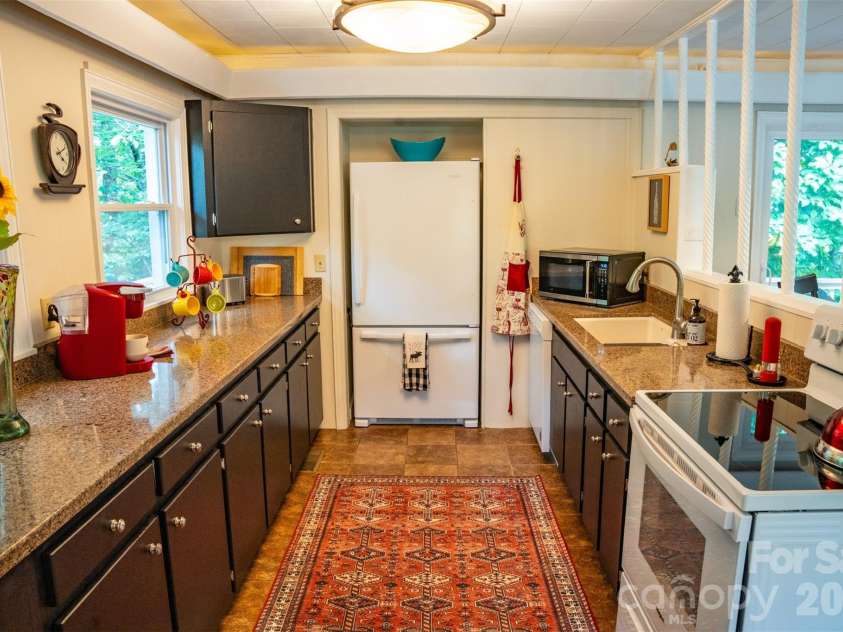 1967 Mckinney Mine Road, Spruce Pine, NC 28777.  MLS# CAR4401580, YatesRealty ID 35617. 