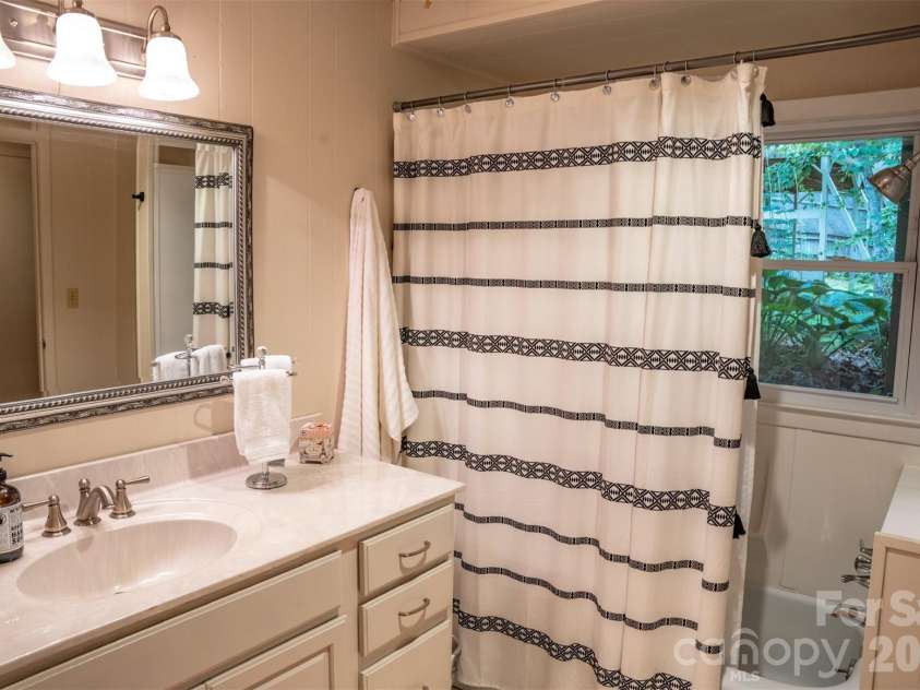 1967 Mckinney Mine Road, Spruce Pine, NC 28777.  MLS# CAR4401580, YatesRealty ID 35617. 