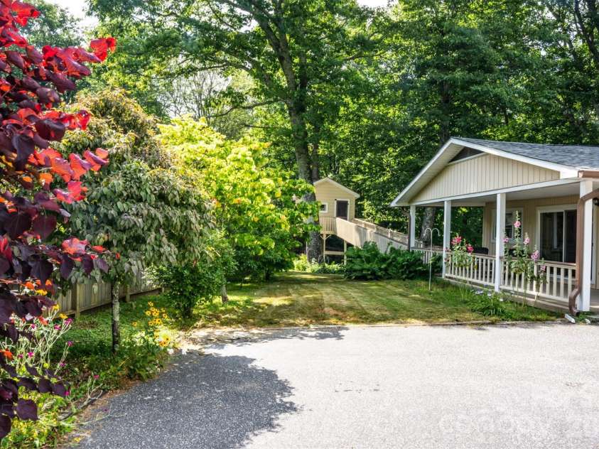 1967 Mckinney Mine Road, Spruce Pine, NC 28777.  MLS# CAR4401580, YatesRealty ID 35617. 
