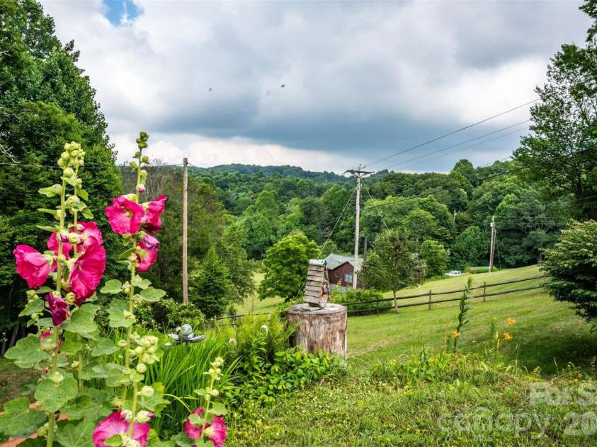 1967 Mckinney Mine Road, Spruce Pine, NC 28777.  MLS# CAR4401580, YatesRealty ID 35617. 