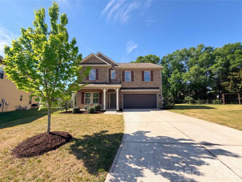 1908 Cantrell Court, Matthews, NC 28104.  MLS# CAR4401557, YatesRealty ID 35619. Front of home