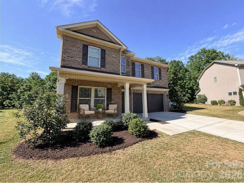 1908 Cantrell Court, Matthews, NC 28104.  MLS# CAR4401557, YatesRealty ID 35619. Virtually staged