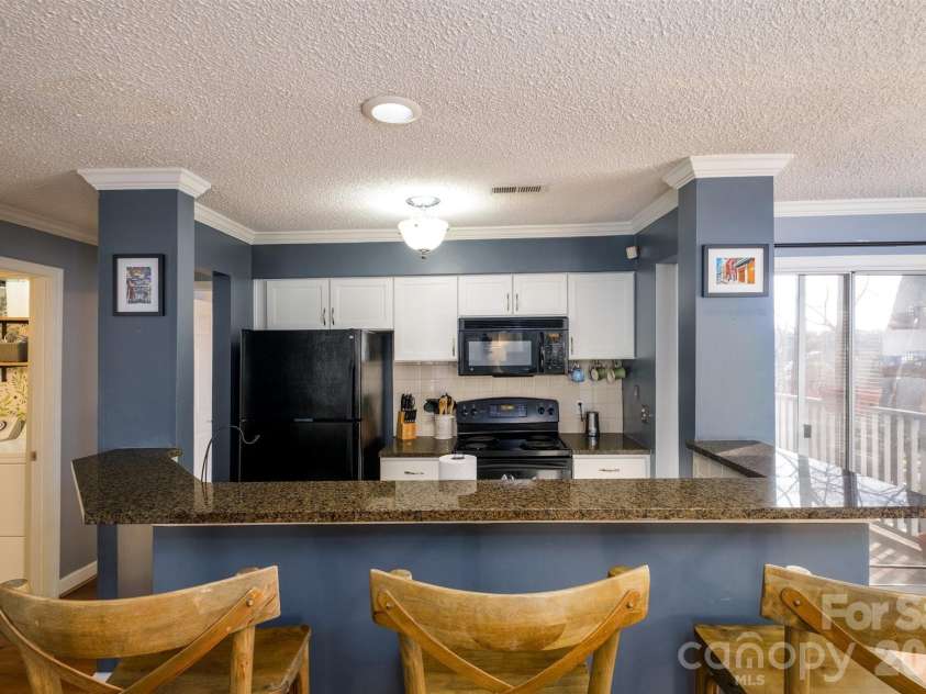 2508 Cranbrook Lane, Charlotte, NC 28207.  MLS# CAR4343080, YatesRealty ID 3562. 