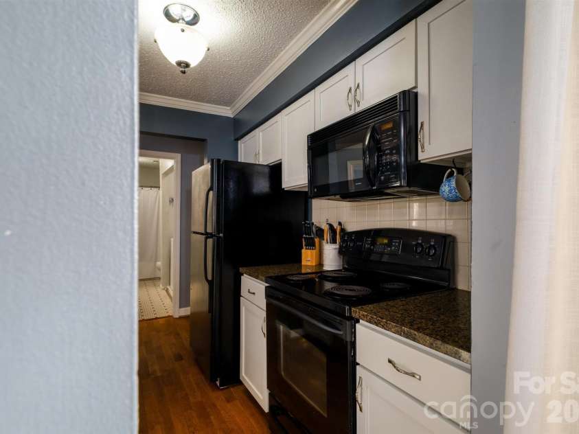 2508 Cranbrook Lane, Charlotte, NC 28207.  MLS# CAR4343080, YatesRealty ID 3562. 