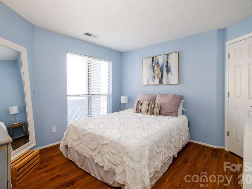 2508 Cranbrook Lane, Charlotte, NC 28207.  MLS# CAR4343080, YatesRealty ID 3562. 