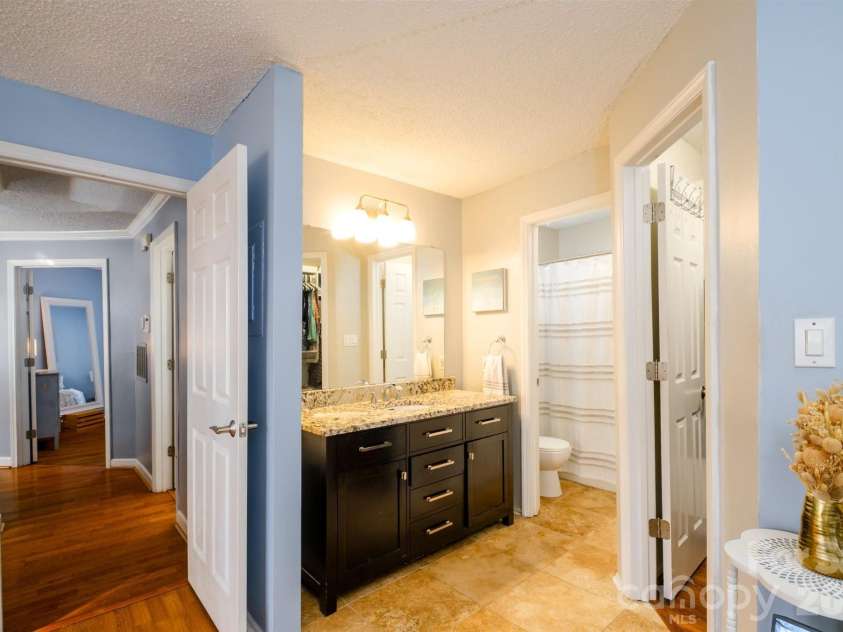 2508 Cranbrook Lane, Charlotte, NC 28207.  MLS# CAR4343080, YatesRealty ID 3562. 