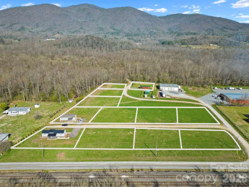 133 River Village Drive, Marion, NC 28752.  MLS# CAR4399311, YatesRealty ID 35620. 