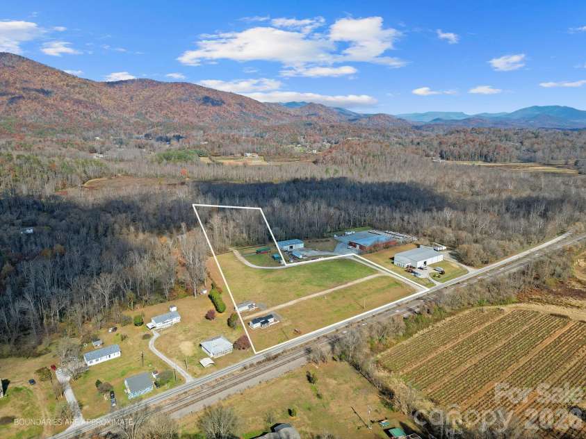 133 River Village Drive, Marion, NC 28752.  MLS# CAR4399311, YatesRealty ID 35620. 