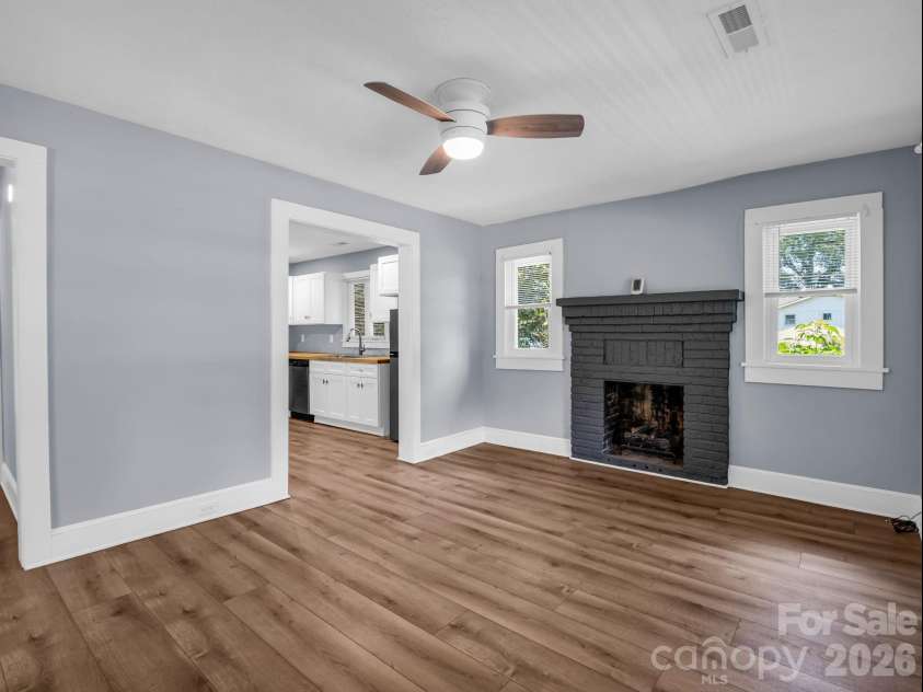 112 Resort Street, Hendersonville, NC 28792.  MLS# CAR4399582, YatesRealty ID 35622. 