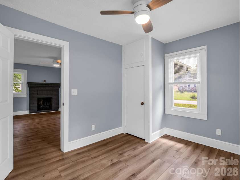 112 Resort Street, Hendersonville, NC 28792.  MLS# CAR4399582, YatesRealty ID 35622. 