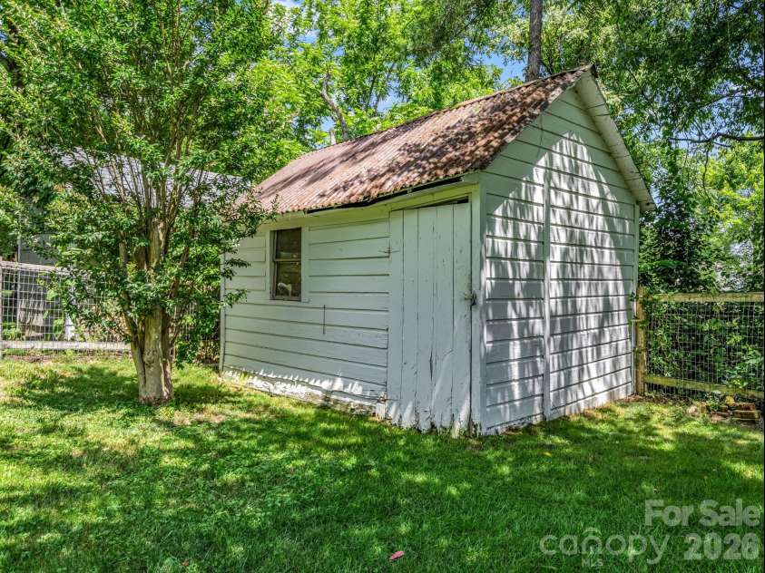 112 Resort Street, Hendersonville, NC 28792.  MLS# CAR4399582, YatesRealty ID 35622. Storage Building