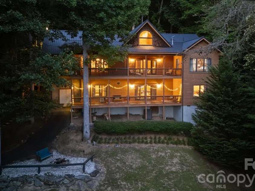 317 Von Trapp Lane, Tuckasegee, NC 28783.  MLS# CAR4401631, YatesRealty ID 35628. 