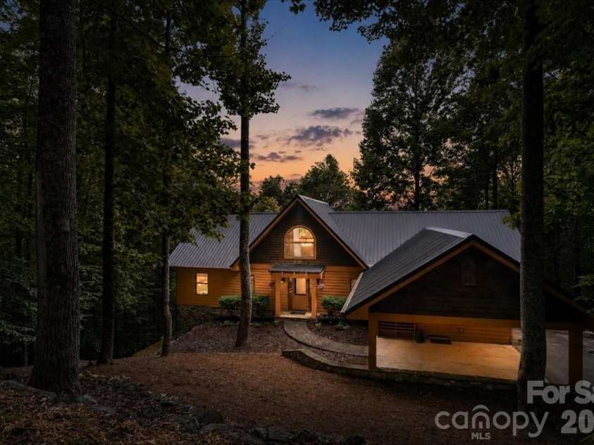 317 Von Trapp Lane, Tuckasegee, NC 28783.  MLS# CAR4401631, YatesRealty ID 35628. 