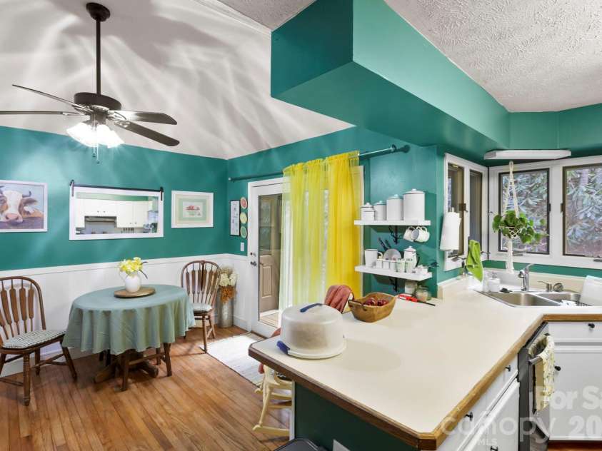 446 Silver Fox Lane, Pisgah Forest, NC 28768.  MLS# CAR4360860, YatesRealty ID 35629. Breakfast Area
