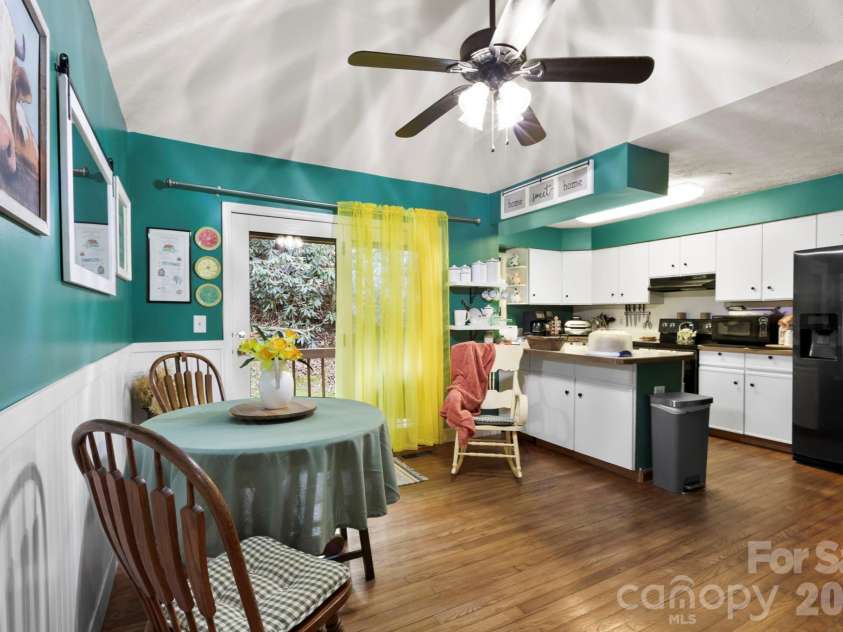 446 Silver Fox Lane, Pisgah Forest, NC 28768.  MLS# CAR4360860, YatesRealty ID 35629. Large Kitchen