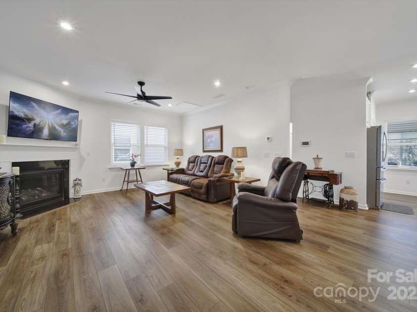 14032 Canemeadow Drive, Charlotte, NC 28278.  MLS# CAR4225614, YatesRealty ID 3563. 