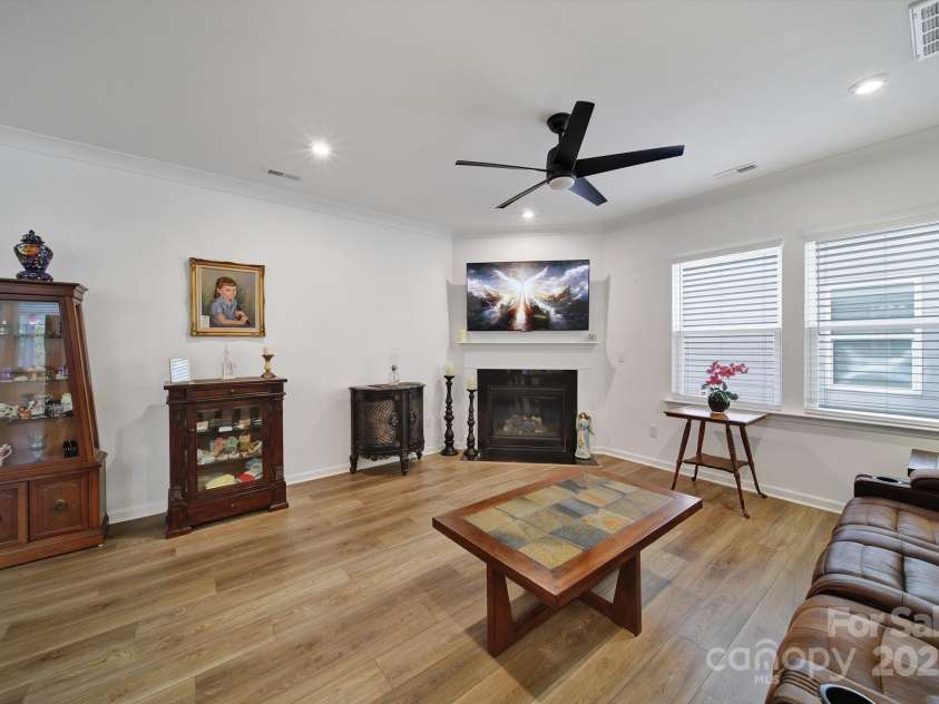14032 Canemeadow Drive, Charlotte, NC 28278.  MLS# CAR4225614, YatesRealty ID 3563. 