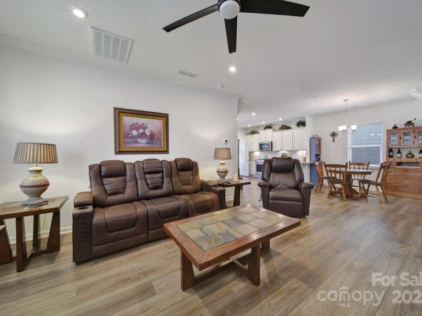 14032 Canemeadow Drive, Charlotte, NC 28278.  MLS# CAR4225614, YatesRealty ID 3563. 