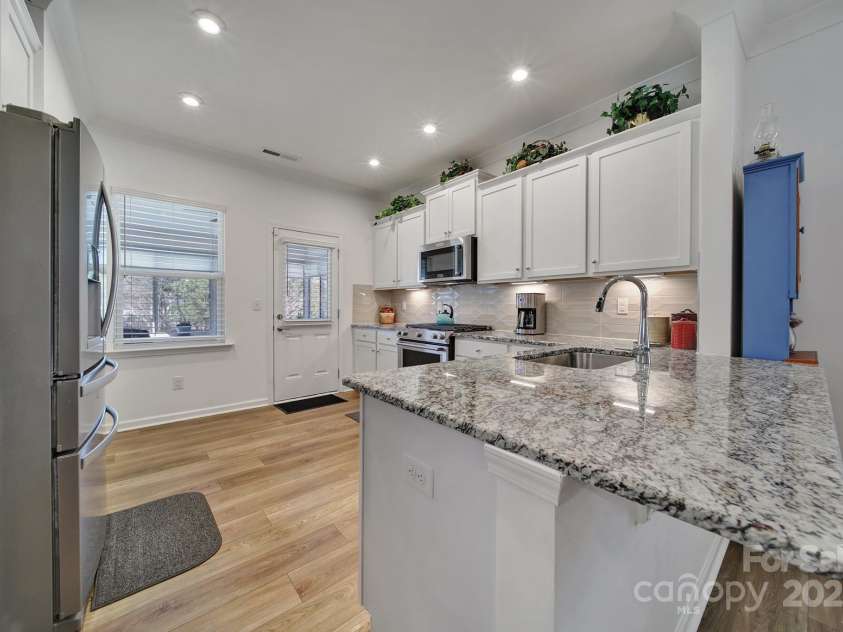 14032 Canemeadow Drive, Charlotte, NC 28278.  MLS# CAR4225614, YatesRealty ID 3563. 