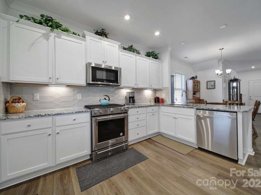 14032 Canemeadow Drive, Charlotte, NC 28278.  MLS# CAR4225614, YatesRealty ID 3563. 