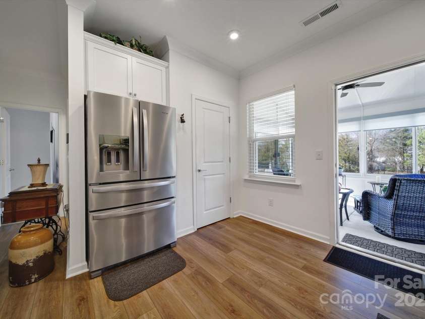 14032 Canemeadow Drive, Charlotte, NC 28278.  MLS# CAR4225614, YatesRealty ID 3563. 