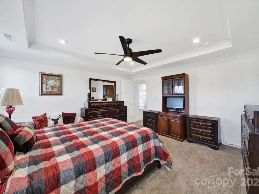 14032 Canemeadow Drive, Charlotte, NC 28278.  MLS# CAR4225614, YatesRealty ID 3563. 
