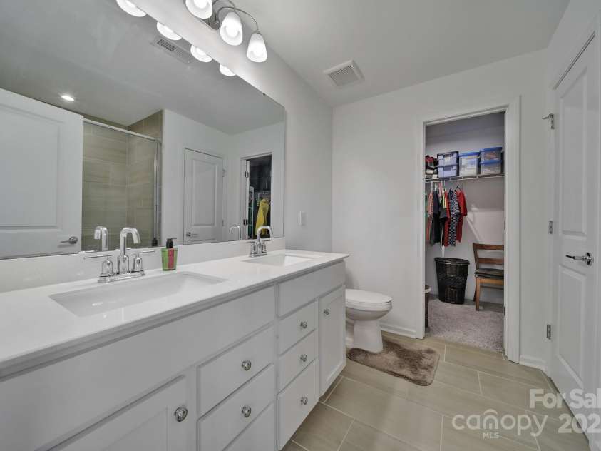 14032 Canemeadow Drive, Charlotte, NC 28278.  MLS# CAR4225614, YatesRealty ID 3563. 