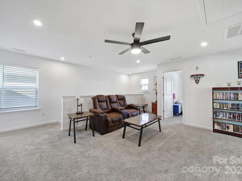 14032 Canemeadow Drive, Charlotte, NC 28278.  MLS# CAR4225614, YatesRealty ID 3563. 