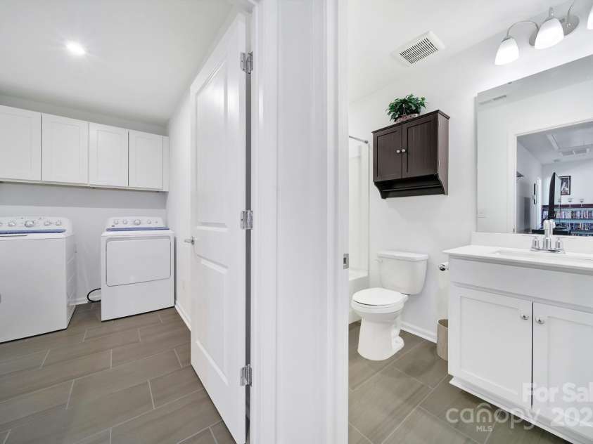 14032 Canemeadow Drive, Charlotte, NC 28278.  MLS# CAR4225614, YatesRealty ID 3563. 