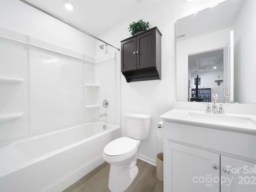 14032 Canemeadow Drive, Charlotte, NC 28278.  MLS# CAR4225614, YatesRealty ID 3563. 