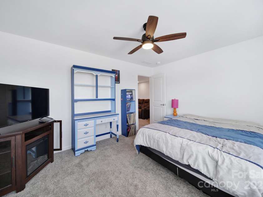 14032 Canemeadow Drive, Charlotte, NC 28278.  MLS# CAR4225614, YatesRealty ID 3563. 