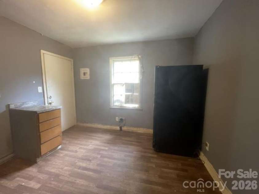 2600 Remington Street, Charlotte, NC 28216.  MLS# CAR4398763, YatesRealty ID 35630. 