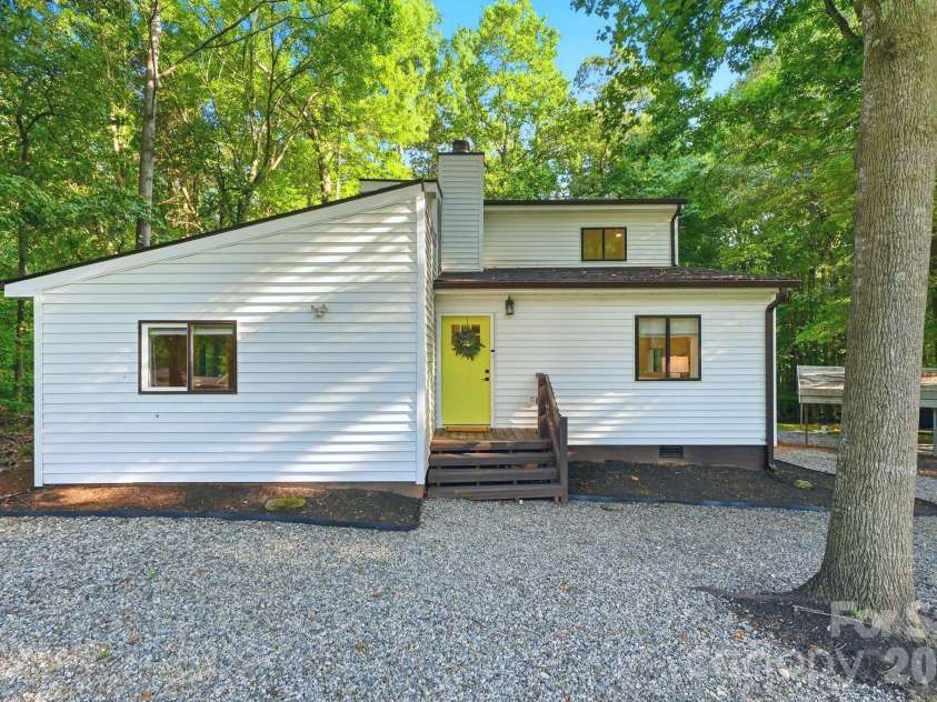 127 Rustic Way Lane, Mooresville, NC 28117.  MLS# CAR4387871, YatesRealty ID 35632. 