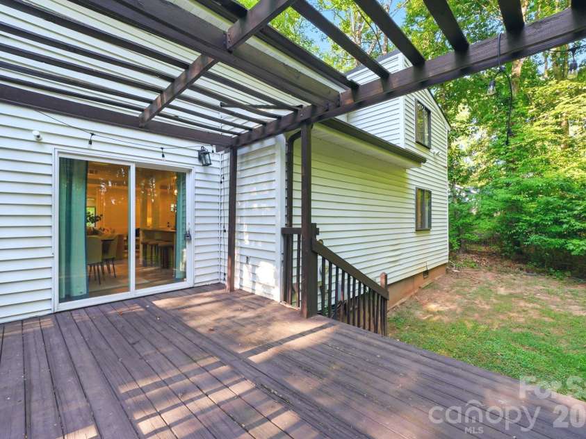 127 Rustic Way Lane, Mooresville, NC 28117.  MLS# CAR4387871, YatesRealty ID 35632. 