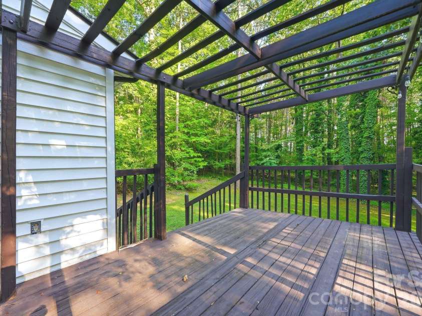 127 Rustic Way Lane, Mooresville, NC 28117.  MLS# CAR4387871, YatesRealty ID 35632. 