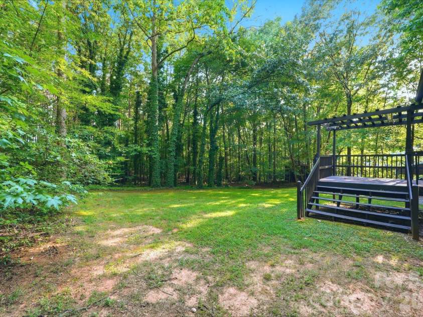 127 Rustic Way Lane, Mooresville, NC 28117.  MLS# CAR4387871, YatesRealty ID 35632. 