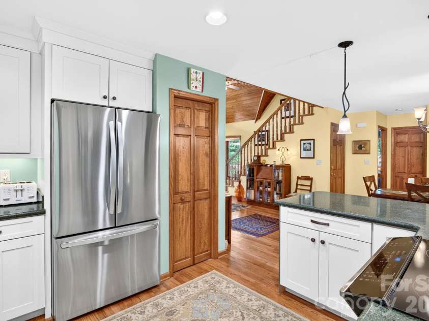 127 Woodburn Drive, Swannanoa, NC 28778.  MLS# CAR4392652, YatesRealty ID 35633. 