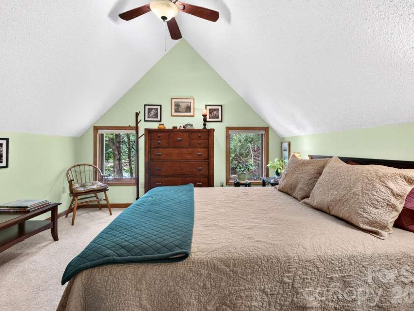 127 Woodburn Drive, Swannanoa, NC 28778.  MLS# CAR4392652, YatesRealty ID 35633. 